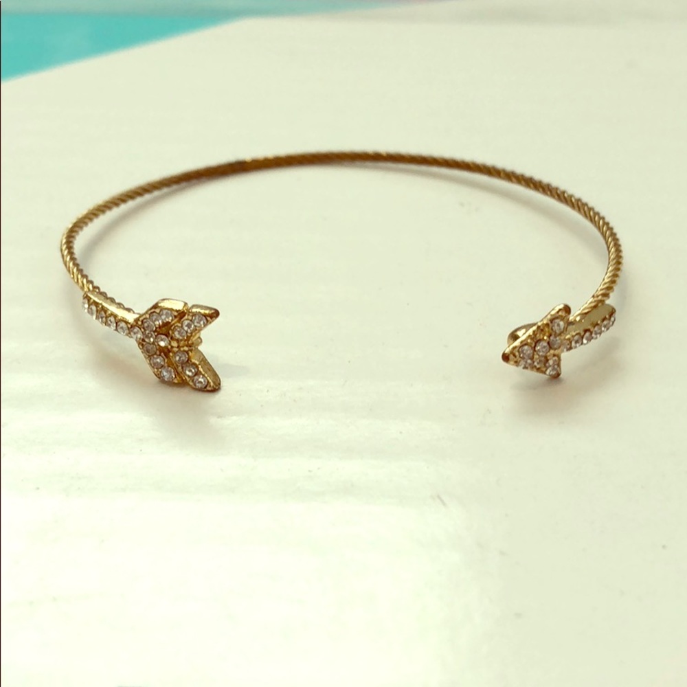 Arrow bracelet